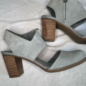 TOMS Womens Majorca Closed toe Casual Mid Heel - size:8